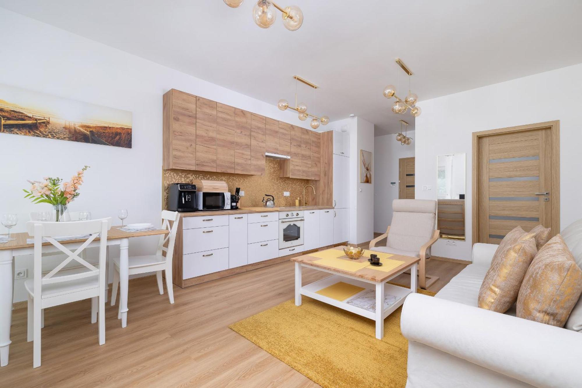 Luxury Two Bedroom Apartment With Terrace And Garage By Renters Prestige Катовице Екстериор снимка