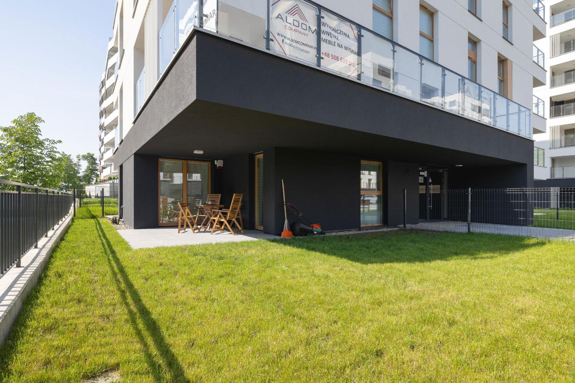 Luxury Two Bedroom Apartment With Terrace And Garage By Renters Prestige Катовице Екстериор снимка
